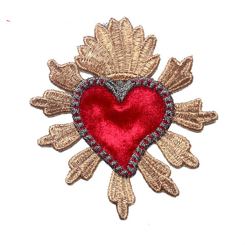 New Gold Crown and Red Love Loving Heart Love Patch Fashion Embroidery Sew on Patches for Clothes Jacket Applique DIY Accessory ► Photo 1/1