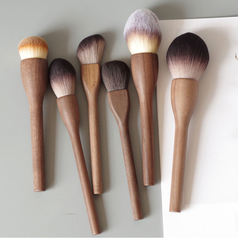 1Pcs European Vintage Wood Handle Makeup Brush Set High Quality Loose Powder Blush Foundation Brush Super Soft Theatre Makeup ► Photo 1/6