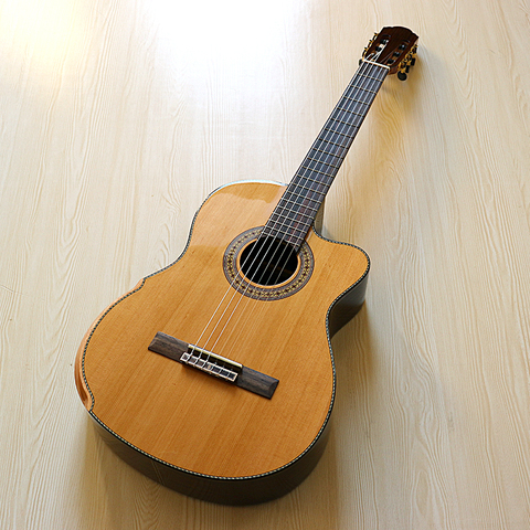 New arrival high quality solid red cedar classic electric guitar ► Photo 1/6