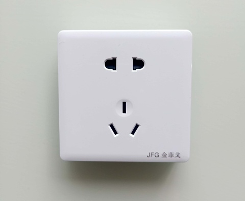 Surface Mounted Pure White 86 Type Wall Socket Panel 5-Pins Outlet Electric 10A Electrical Plugs Sockets 2 Holes And 3 Holes ► Photo 1/4