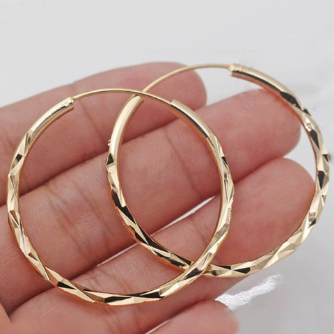 Huitan Classic Simple Hoop Earring for Women Gold Color Geometric Pattern Suit Various Occasions Metal Versatile Female Jewelry ► Photo 1/3