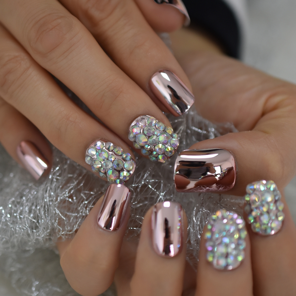 Short Acrylic Nails With Rhinestones - Jaleada Mapanfu