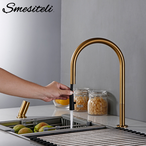 Smesiteli New Faucet Invisible Pull Out Sprayer Head Double Hole Single Handle Hot And Cold Solid Brass Kitchen Sink Mixer Tap ► Photo 1/6