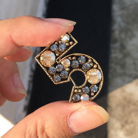 Luxury Brand Design Number 5 brooch Color Crystal Rhinestone Korean Brooches Accessories Jewelry ► Photo 1/3