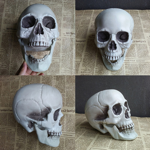 Halloween Artificial Skull Head Model Skull Bone Scary Plastic Skull Bone Horror Skelet Party Bar Ornament Color Random ► Photo 1/6