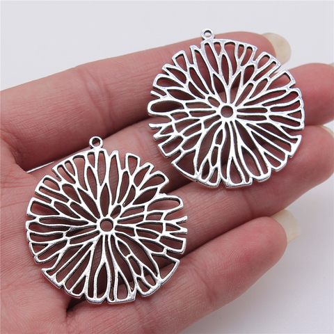 WYSIWYG 2pcs Charms Jewelry Findings Diy Accessories Hollow Flower Pendant Pendant Antique Silver Color 37x40mm ► Photo 1/3