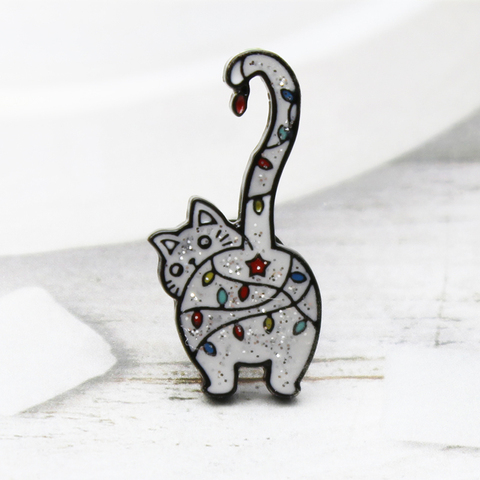 New Cute Cartoon Animals Long Tail White Tabby Cat Brooch Waving Up Tail Enamel Pin Fashion Children's Denim Clothes Lapel Penda ► Photo 1/6