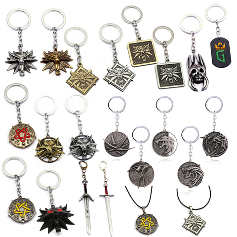 Hot Game Wild Hunt Keychain Wolf Head Logo Alloy Pendant Geralt Vintage Key Chains Bag Car Key Holder Men Jewelry Gifts llaveros ► Photo 1/6