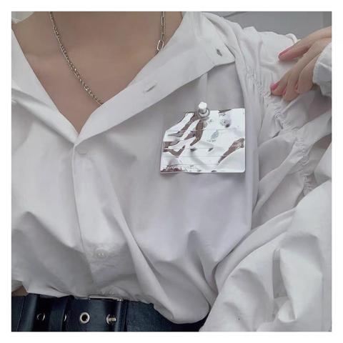 HUANZHI 2022 NEW Hip Hop Cool Geometry Irregular Metal Folds Letter Badge Decoration Brooch for Women Men Overcoat Accessories ► Photo 1/6