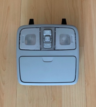 original used second hand for Hyundai i30 sunroof switch assembly front reading lamp interior  ceiling lamp glasses case ► Photo 1/3