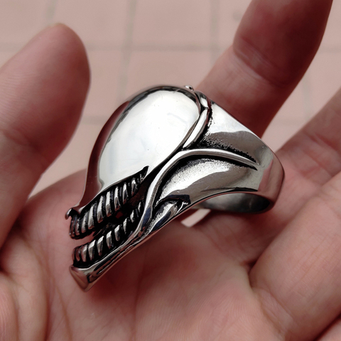 2022 Hot Selling AVP Alien Predator Punk Ring Alien Warrior Rings Cool Jewelry Animal Skull Biker Ring for Men and Women New ► Photo 1/1
