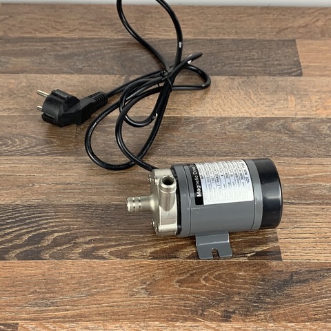 304 stainless head Magnetic Pump MP-10RN Homebrew, Food Grade High Temperature Resisting 140C beer Magnetic Drive Pump Home Brew ► Photo 1/3