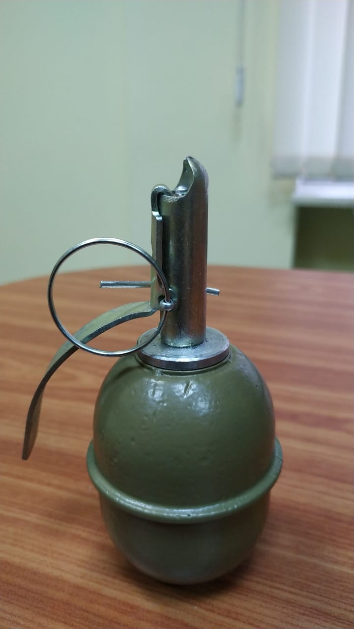 Model grenades F-1 (manual anti-personnel defensive grenade) RDD (Soviet offensive hand grenade) ► Photo 1/6