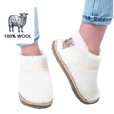 Uggs homemade from sheep's wool, White (vanilla) woollamb-Women's Home slippers made of sheepskin, home fur boots ► Photo 1/6