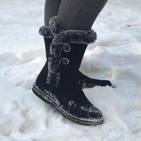 Winter women's natural black boots with a fringe, felt and molded sole, very warm, from natural suede and fur, shoes ► Photo 1/6