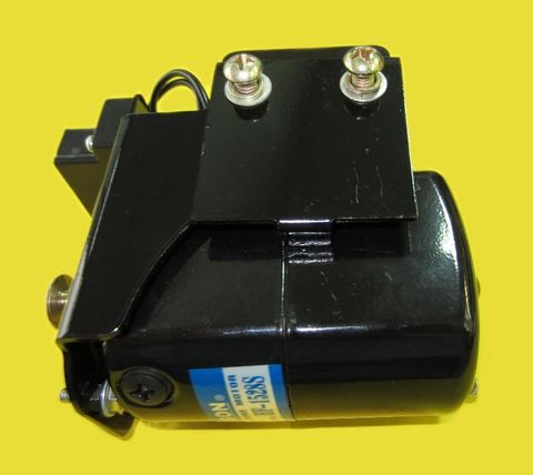 Electric drive (motor) Jegon with pedal for overlocks 150W ► Photo 1/3