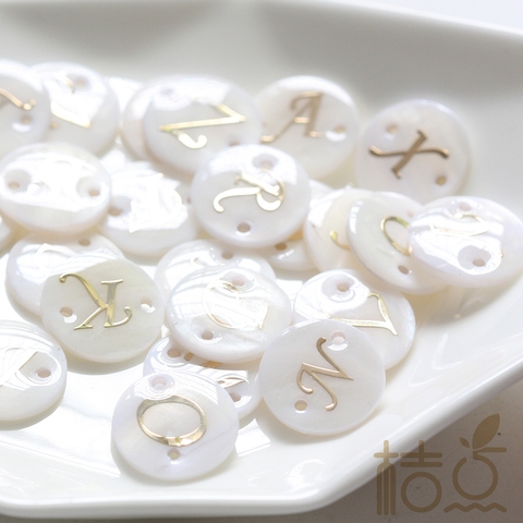Natural Shell with Gold Alphabet Link With 2 Holes - Alphabet - Letter - Round 15mm (B208) ► Photo 1/6