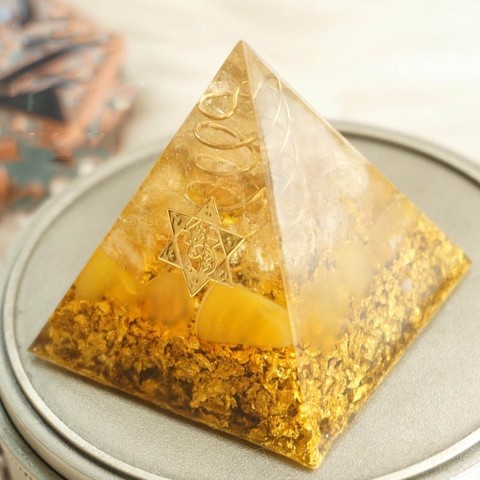 Orgonite Pyramid 5cm symbolizes the lucky citrine pyramid energy converter to gather wealth and prosperity resin decor ► Photo 1/5