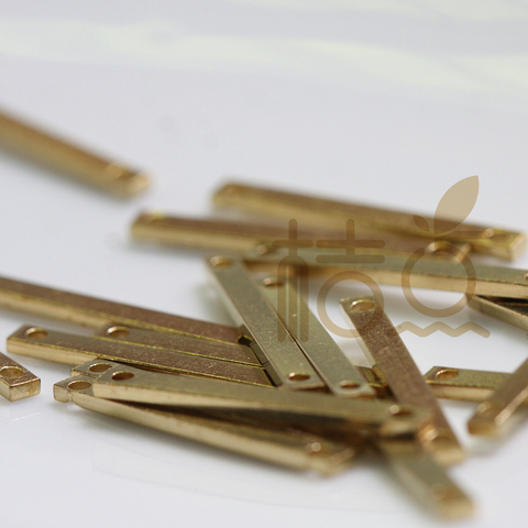 50 Pieces Raw Brass Rectangle Bar - Link - TWO HOLES 20x2x1mm (4478C) ► Photo 1/2