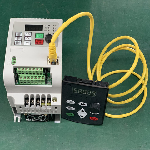 VFD Inverter 1.5KW/2.2KW/4KW/5.5KW Frequency Converter AT1 3P-220V Output CNC Spindle motor speed Control VFD Converter 2 ► Photo 1/6