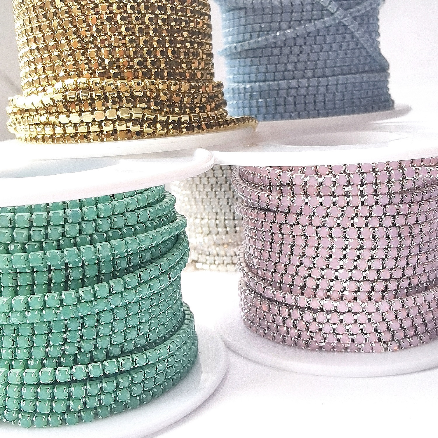 Rhinestone Chain 2mm 50 centimeters. SS 6 rhinestone chain ► Photo 1/6