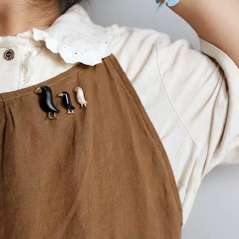 Muylinda-Pin esmaltado de cuervos, alfileres de diamantes falsos de animales a la moda, joyería para hombres y mujeres, regalo de broche pequeño ► Foto 1/6