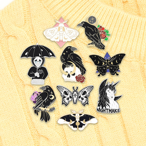 Místico esqueleto polilla mariposa esmalte Pin de serie Punk estrella Luna gótico broche de solapa pines joyería para camisa regalo para amigos ► Foto 1/6