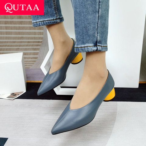 QUTAA 2022 puntiagudo dedo del pie de cuero genuino de las mujeres zapatos bombas zapatos Primavera Verano básico Mujer moda cómodos tacones medios Size34-43 ► Foto 1/6