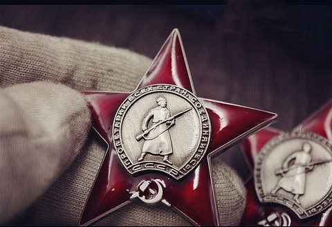 Rojo Medalla de Estrella de WW2 CCCP soviética trabajo insignias Rusia URSS de la KGB honrado trabajador Pin broche de la II Guerra Mundial colección ► Foto 1/3