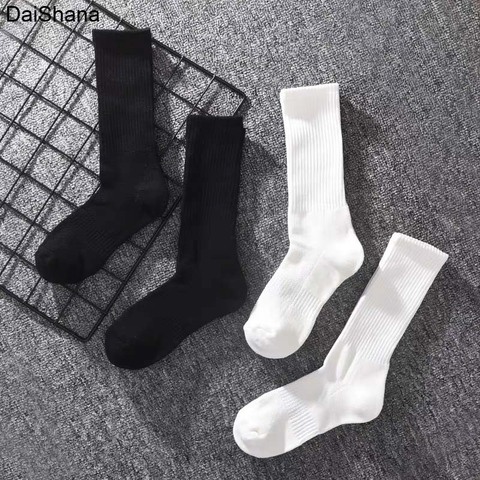 Calcetines largos de algodón para hombre y mujer, calcetín Unisex de alta calidad, Color blanco y negro, desodorante, antibacteriano, para oficina, deporte y negocios, 1 par ► Foto 1/6