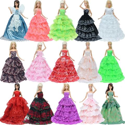 Lote 15 piezas = 10 pares de zapatos y 5 vestido de boda vestido de fiesta princesa lindo traje de ropa para Barbie muñeca de regalo al azar a ► Foto 1/6