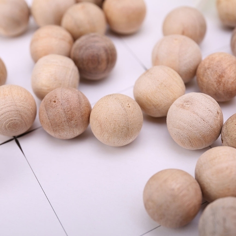 Bolas de polillas naturales de madera cedro, repelente de alcanfor armario, cajón de ropa, 100 Uds. ► Foto 1/5