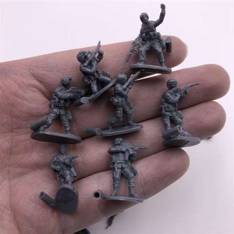 Modelo de soldado de ensamblaje 4D, juguete de mesa de arena de diferentes formas, soldado pequeño de plástico, 1:72 ► Foto 1/6