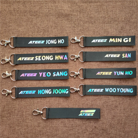 Kpop ATEEZ miembros láser cordón llavero teléfono móvil colgar llavero con cadenas de Kpop ATEEZ colgante de alta calidad nueva llegada ► Foto 1/6