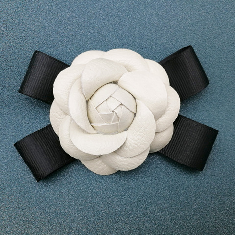 Broche de flor de Camelia con lazo negro para mujer, Pin de fiesta de bodas, accesorios de joyería, broches grandes para regalos ► Foto 1/6