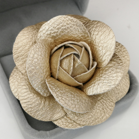 Broches de Camelia de cuero para mujer, alfileres de flores grandes elegantes, bufanda, hebilla de moda, abrigo con joyas, accesorios, broche, 2022 ► Foto 1/6