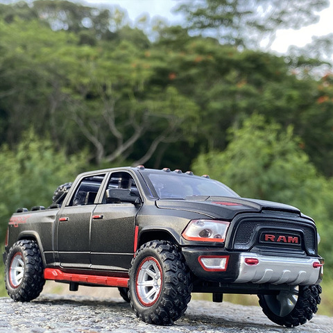 Coche de simulación de aleación de Metal para niños, modelo de coche de Metal Dodge-Ram TRX-Pickup, con sonido y luz extraíble, regalos para coche, 1:32 ► Foto 1/5