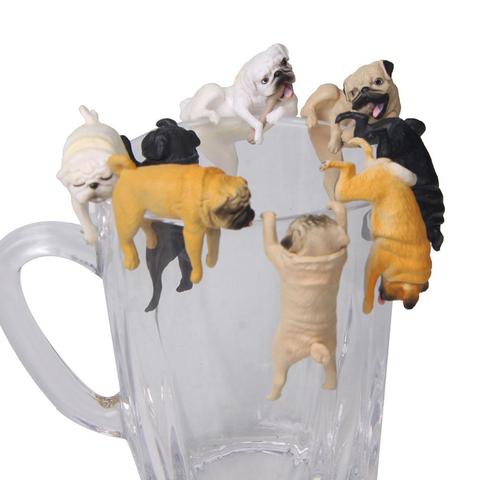 Mini figurita de perro Pug realista colgante en el borde de la taza, accesorio de jardín de hadas, venta al por mayor, gran oferta, novedad ► Foto 1/6