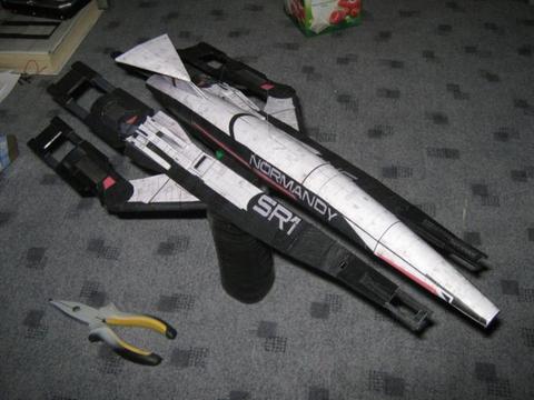 Mass Effect SSV Normandía nave espacial 3D papel modelo DIY ► Foto 1/3