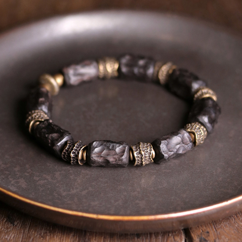 Pulsera de ébano con textura convexa para hombre y mujer, brazalete Individual de cobre martillado, estilo antiguo, madera negra ► Foto 1/5