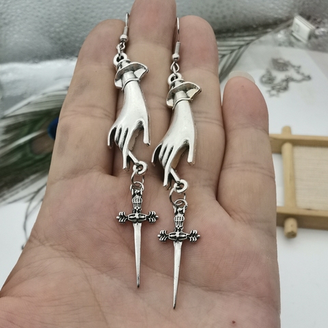 Pendientes clásicos de Tarot, espadas y mano, joyería gótica Medieval con estilo, regalo para mujer misteriosa ► Foto 1/2