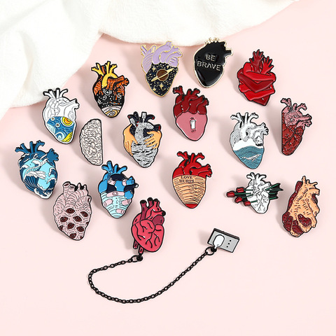 Pin de esmalte de corazón para médico y enfermera, broche de anatomía médica de 19 estilos, regalos de insignia ► Foto 1/6