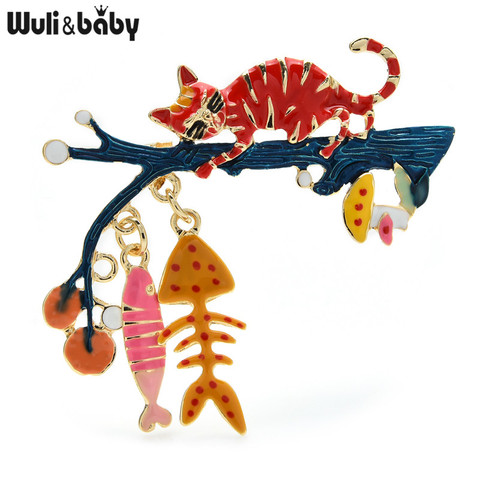 Wuli & baby-broches de gato esmaltados para mujer, Animal bonito en el árbol, comer pescado, fiesta, broche regalos de joyería informal ► Foto 1/6