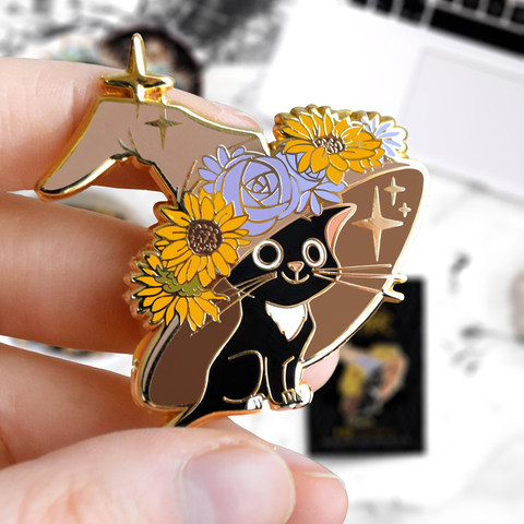 Pin de esmalte duro con forma de rama de gato negro, broche para gorra con diseño de flores y dibujo de planta a la moda, accesorio para insignia de gato ► Foto 1/1