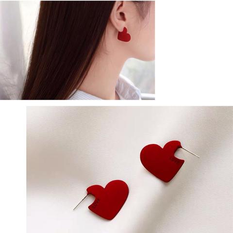 Nuevo TV coreana estrella Metal rojo elegante pendientes de abrochar de corazón de amor para las mujeres lindo Boucle D'oreille regalos joyería de fiesta amarillo azul ► Foto 1/6