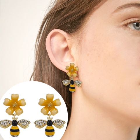 Match-derecho-pendientes de Color dorado para mujer, aretes sencillos con estilo para mujer, abeja, mariposa, flor, colgantes coreanos, SR1085 ► Foto 1/6