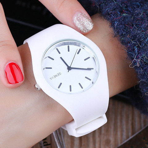 2022 Geneva Women Sport Watches Cream Color Ultra-thin Fashion Gift Silicone Strap Leisure Watch Women Women's Jelly Watches ► Foto 1/6