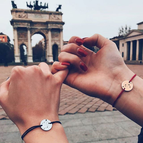 Pulsera con el nombre de constelación para mujer, pulsera personalizada con grabado de letras rectangulares de acero inoxidable, pulsera de cuerda roja ► Foto 1/6