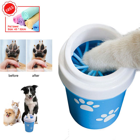 Cubo de limpieza para las patas del perro, taza con peines de silicona suave, toalla portátil de lavado rápido para patas de mascotas, de diferentes colores ► Foto 1/5