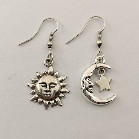 Hecho a mano desajuste sol Luna y estrellas pendientes CELESTIAL tibetana regalo de plata, Wicca pagano pendientes de luna creciente ► Foto 1/2